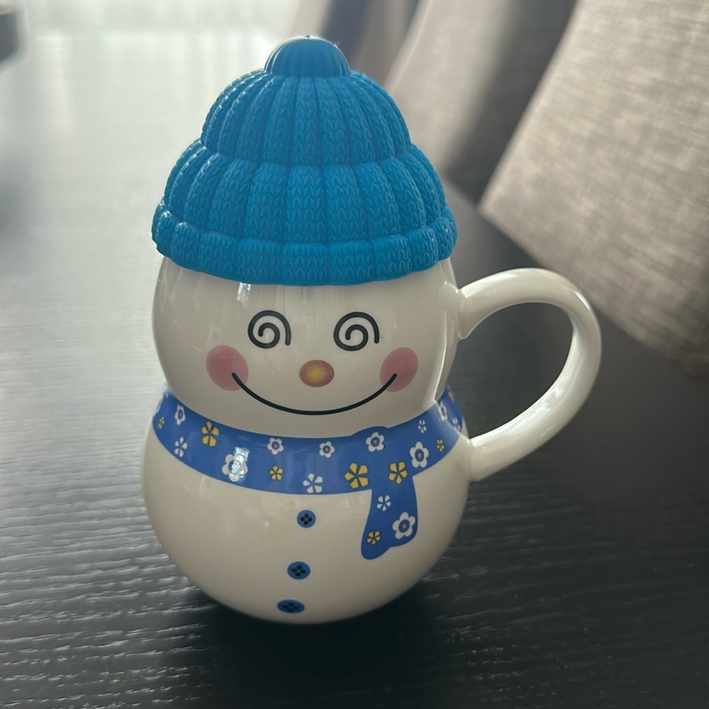 Porcelain Snowman mug with rubber lid